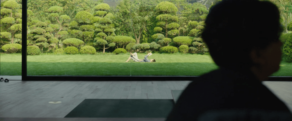 Parasite_Park-Mansion_Living-Room-6